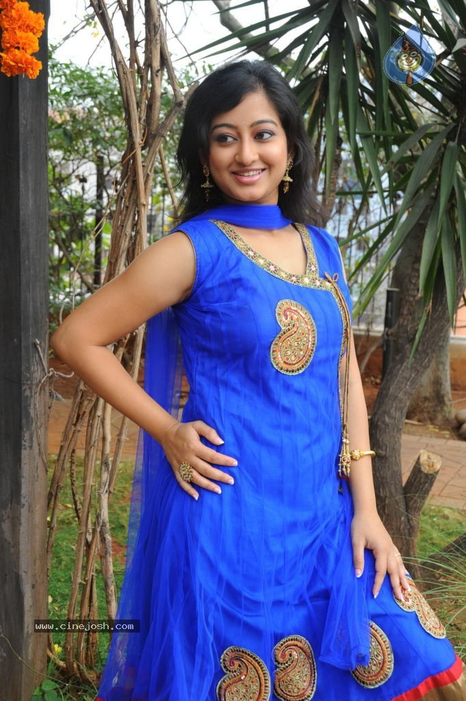 Tejaswini Stills - 17 / 28 photos