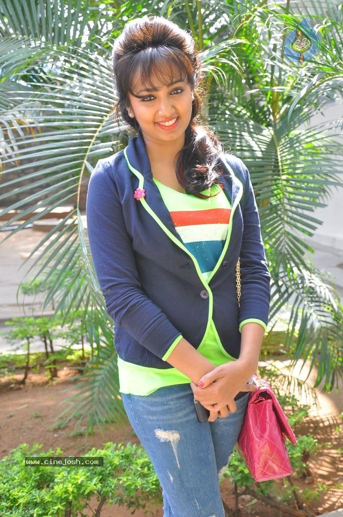 Teju Stills - 15 / 46 photos