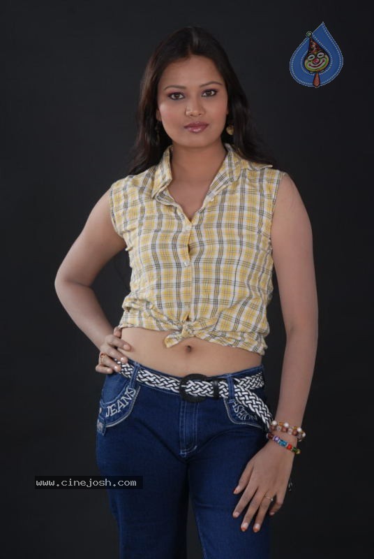 Thanmayi Hot Stills - 44 / 85 photos