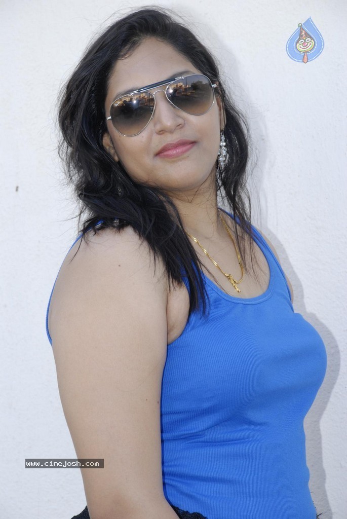 Tharuna Hot Stills - 28 / 72 photos