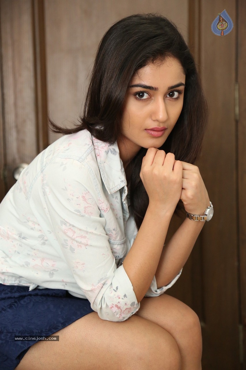 Tridha Choudhury Gallery - 12 / 95 photos