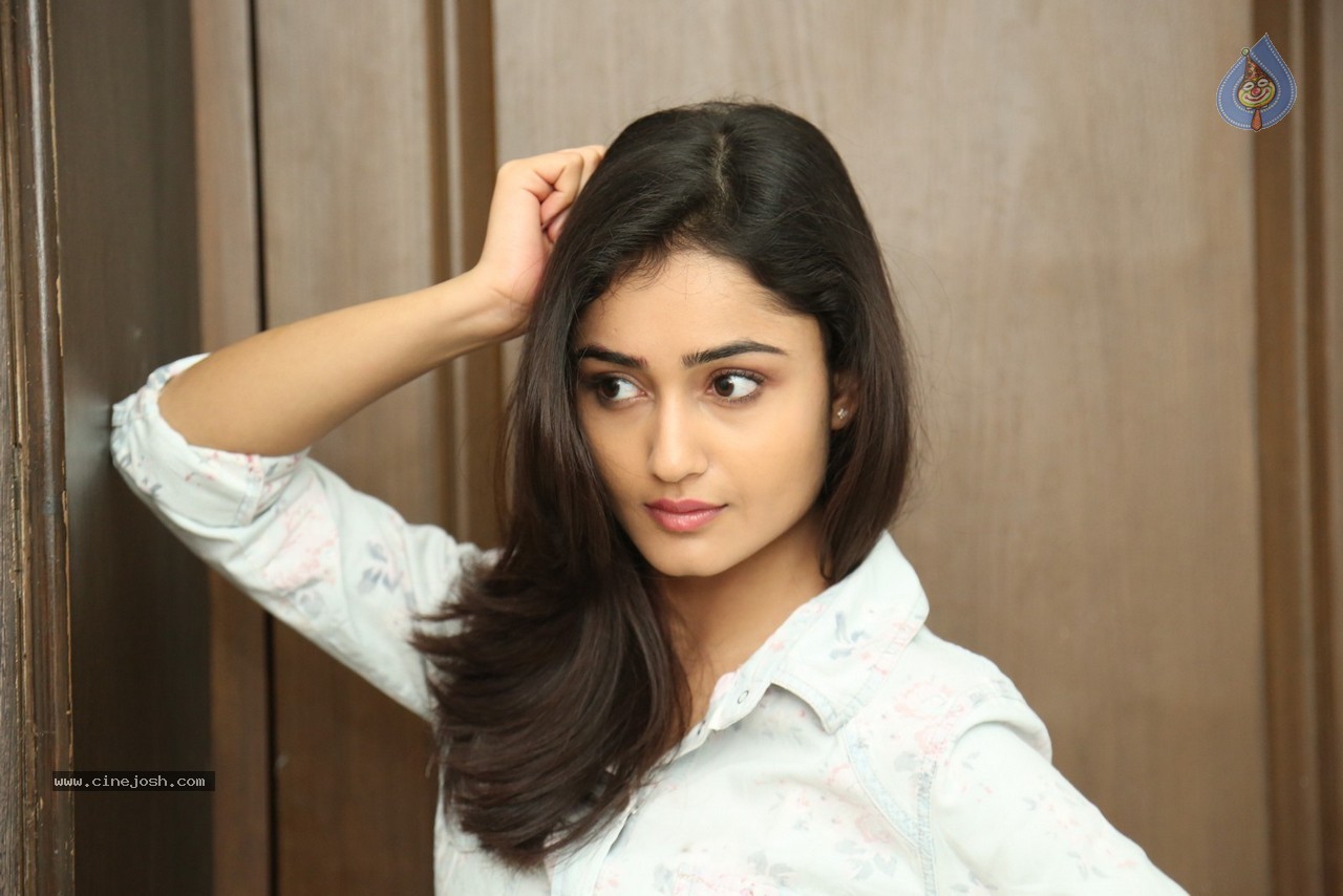 Tridha Choudhury Gallery - 16 / 95 photos