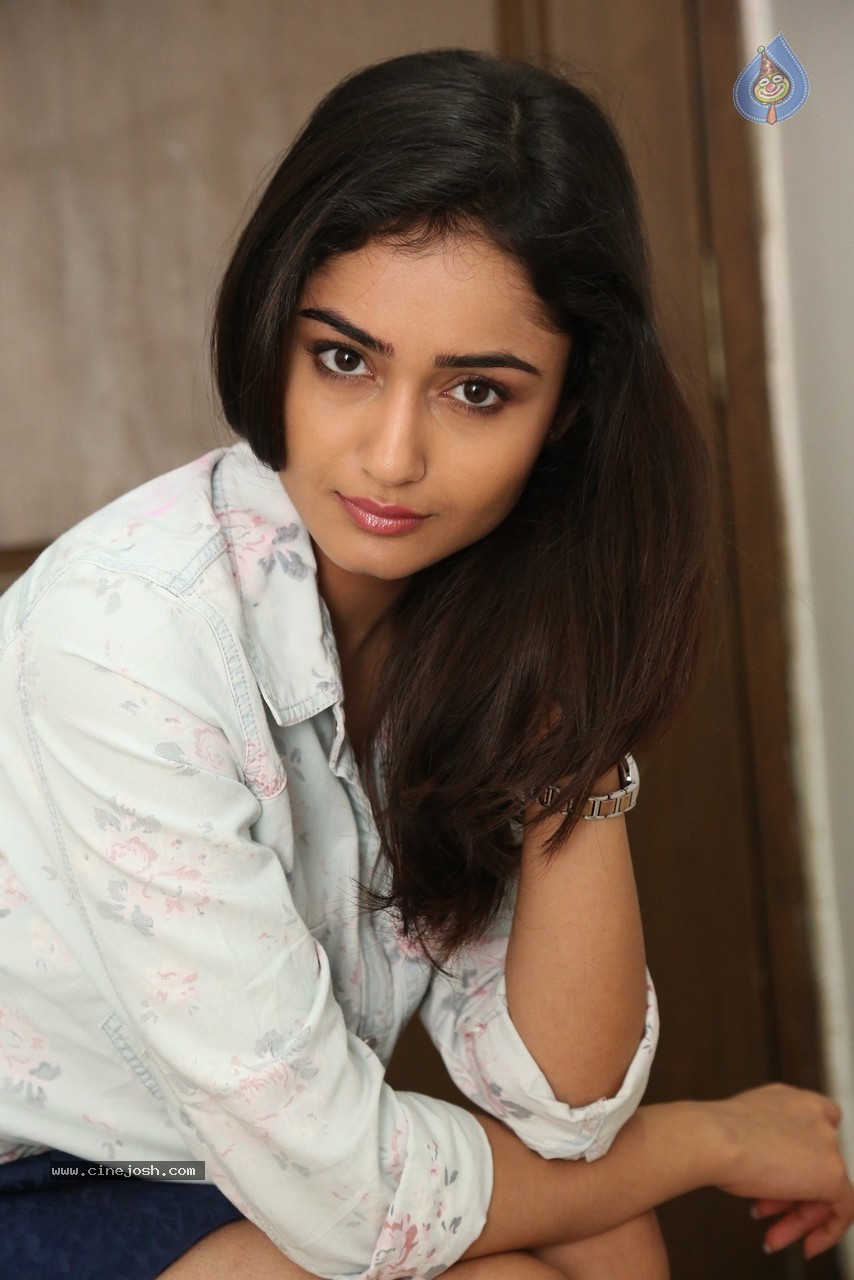 Tridha Choudhury Gallery - 32 / 95 photos