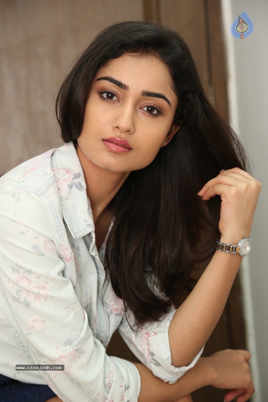 Tridha Choudhury Gallery - 40 / 95 photos