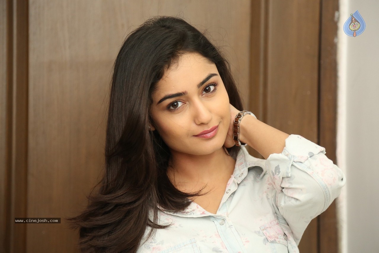 Tridha Choudhury Gallery - 43 / 95 photos