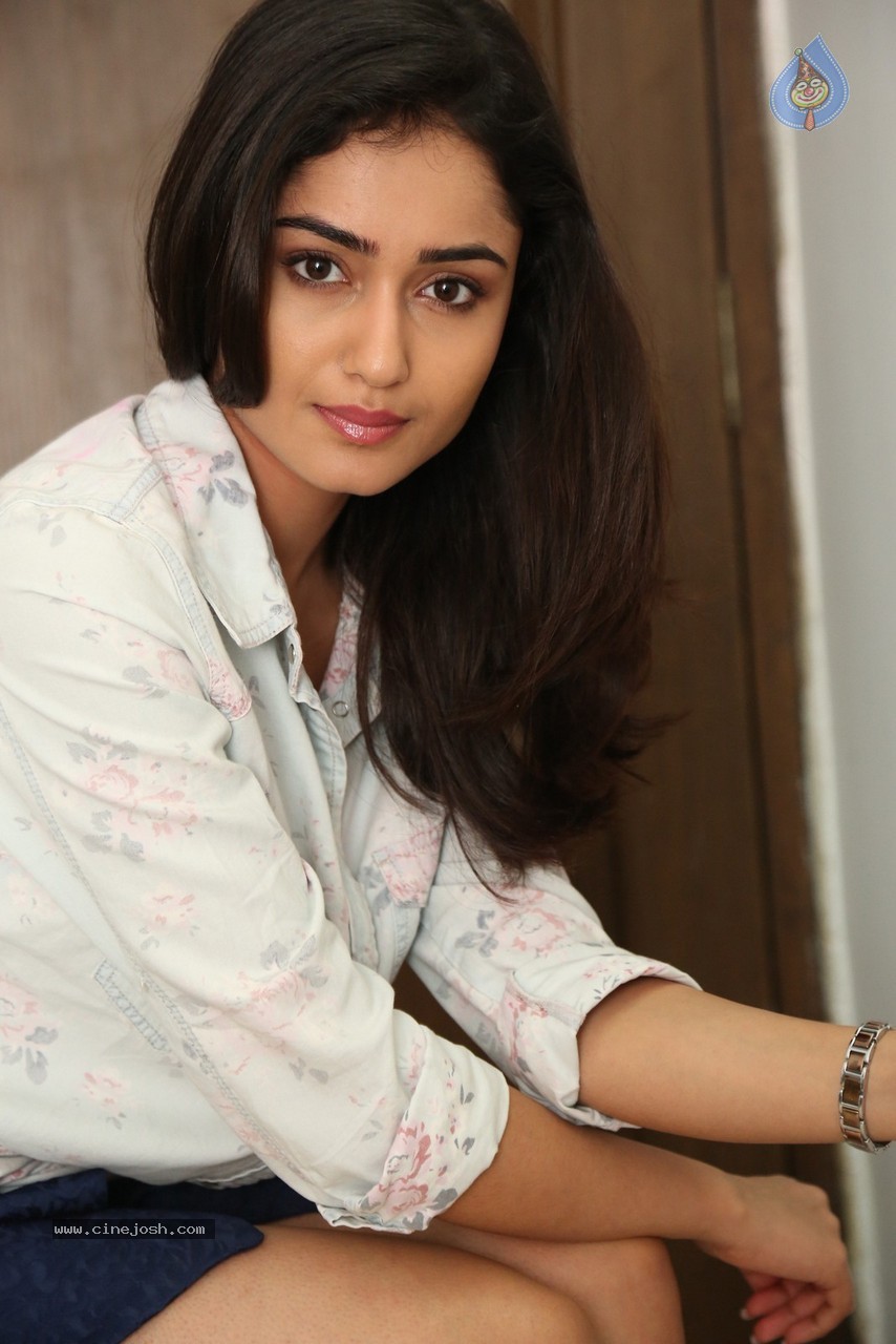 Tridha Choudhury Gallery Photo 94 Of 95 3558