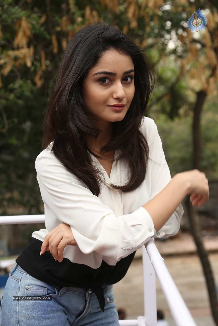 Tridha Choudhury Photos - 21 / 58 photos