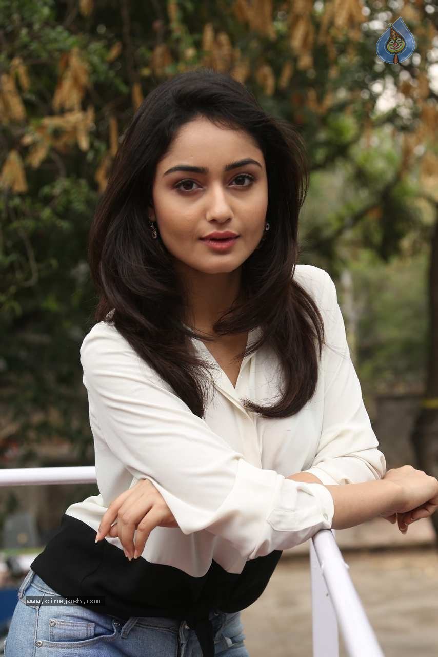 Tridha Choudhury Photos - 38 / 58 photos