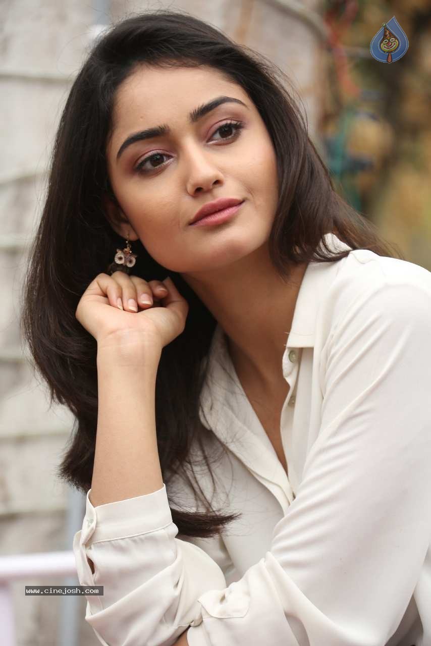 Tridha Choudhury Photos - 41 / 58 photos