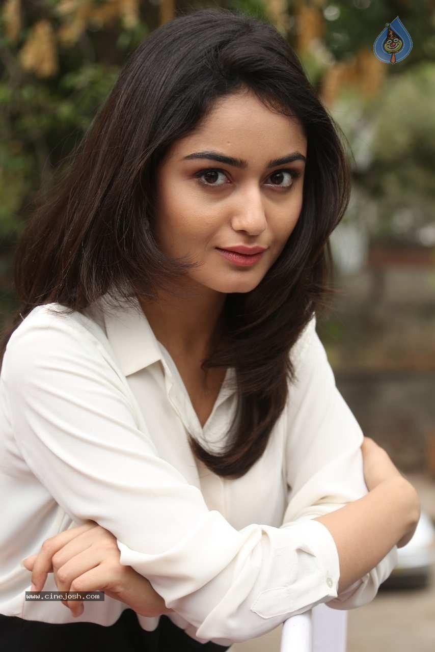 Tridha Choudhury Photos - 45 / 58 photos