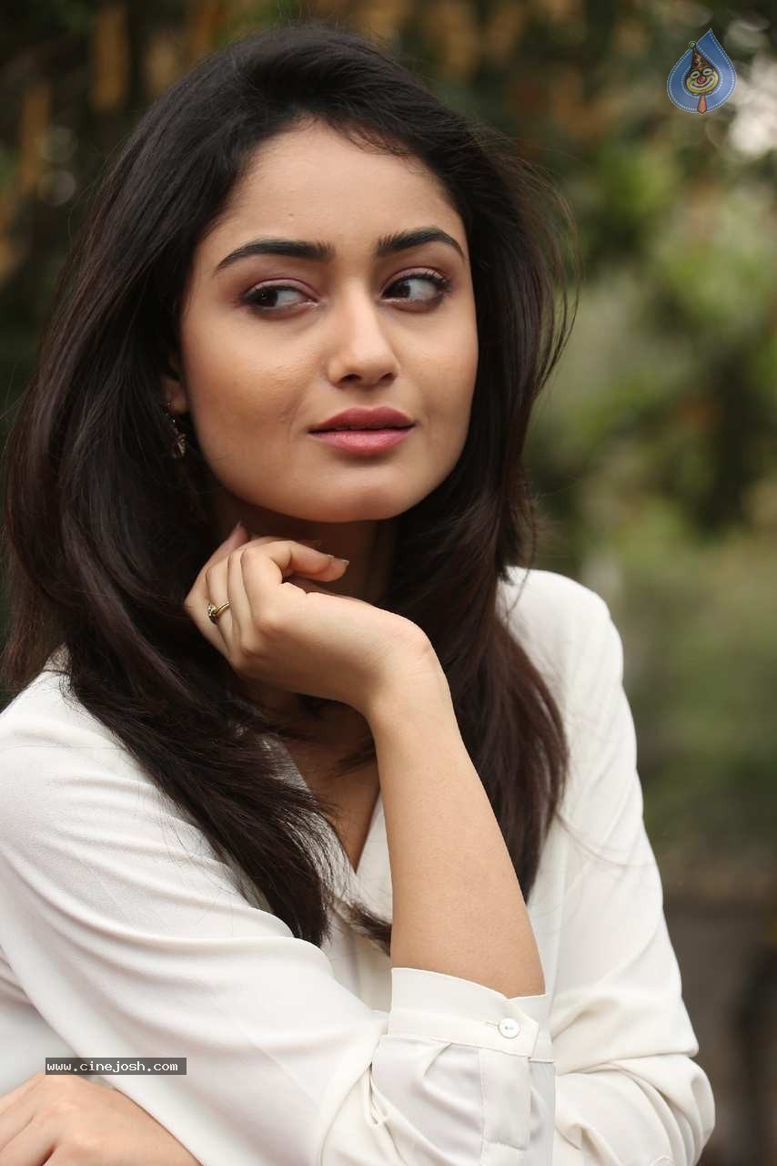 Tridha Choudhury Photos - 51 / 58 photos