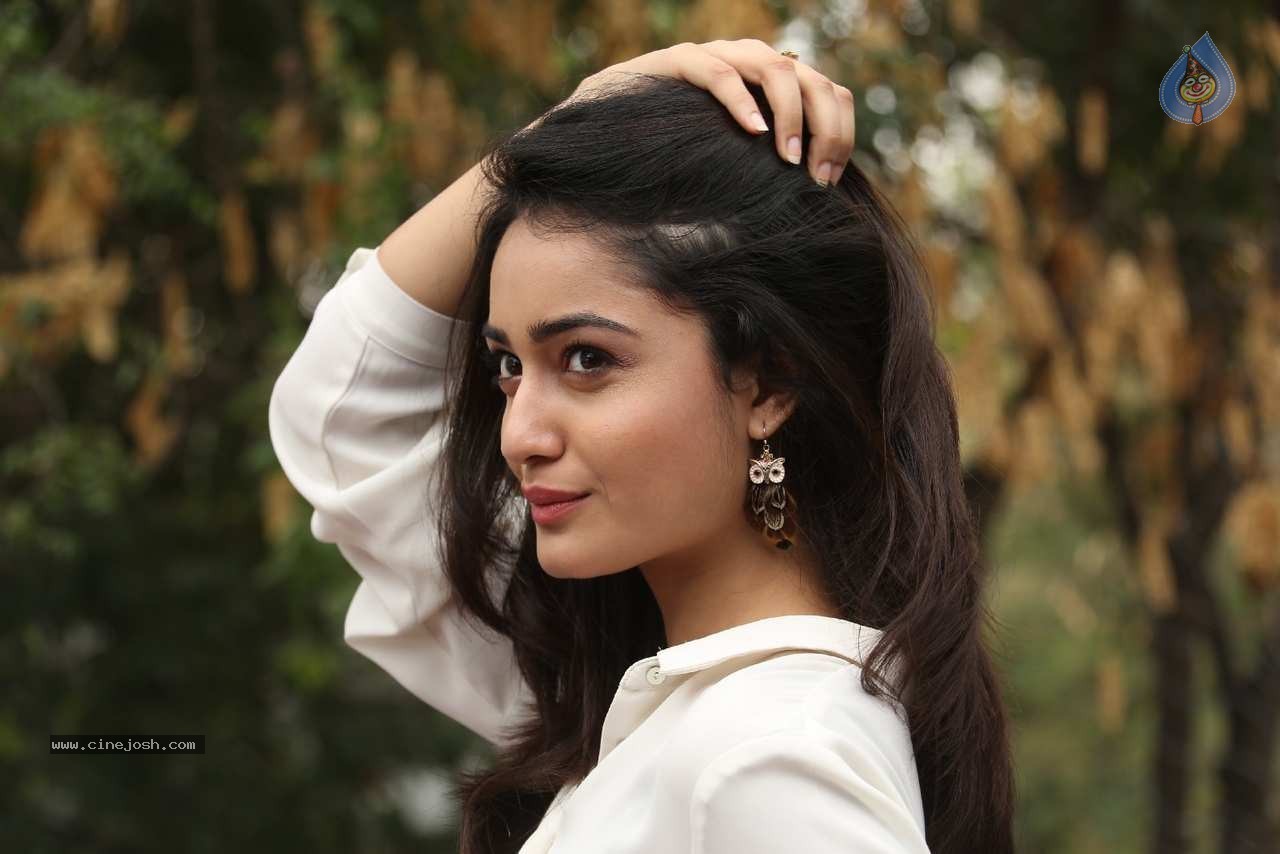 Tridha Choudhury Photos - 55 / 58 photos