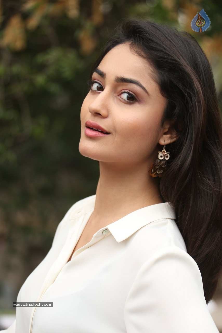 Tridha Choudhury Photos - 57 / 58 photos