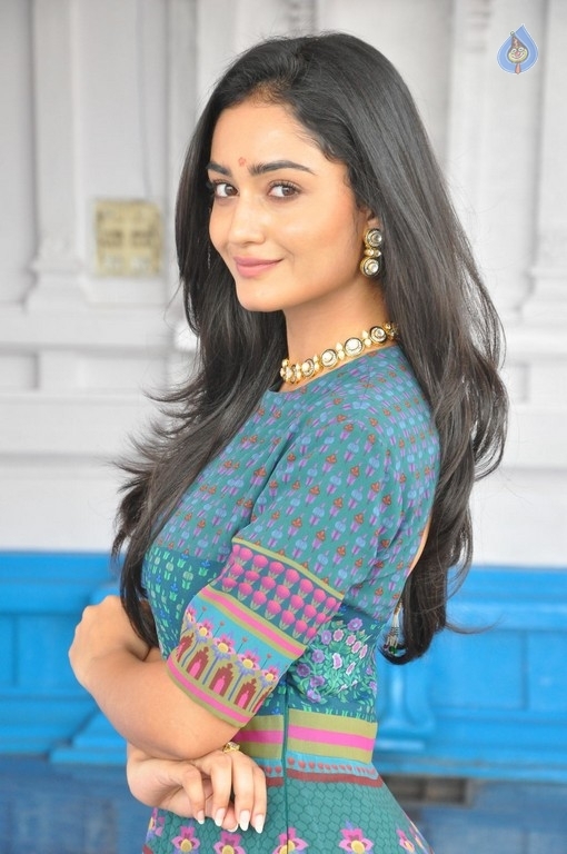 Tridha Choudhury Photos - 3 / 21 photos