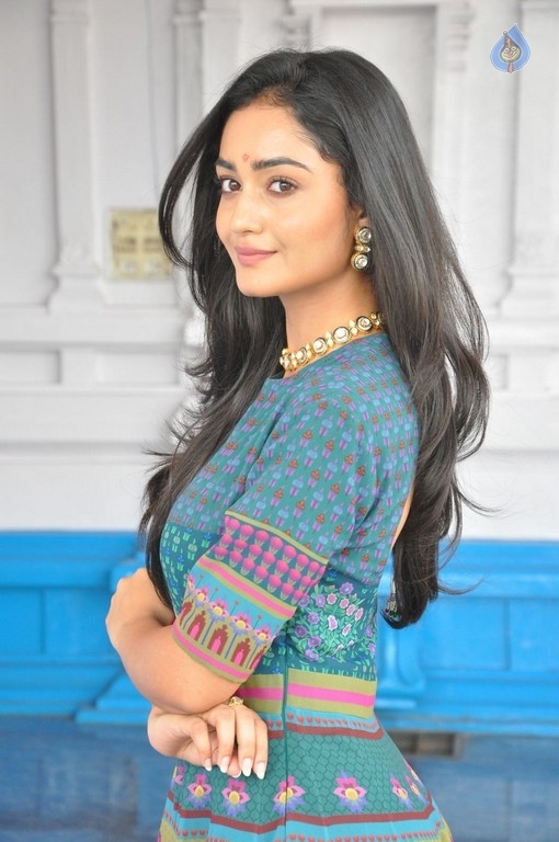 Tridha Choudhury Photos - 11 / 21 photos