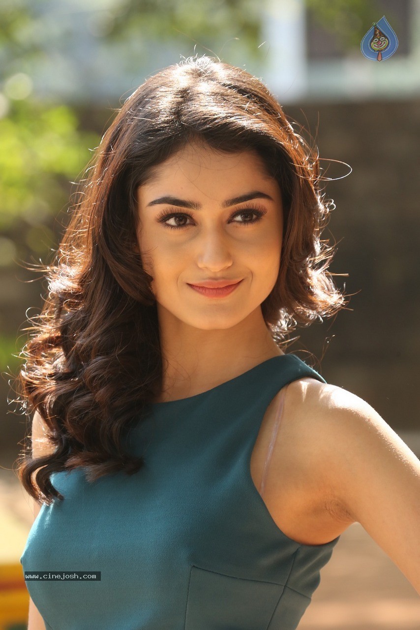 Tridha Choudhury Stills - 37 / 60 photos