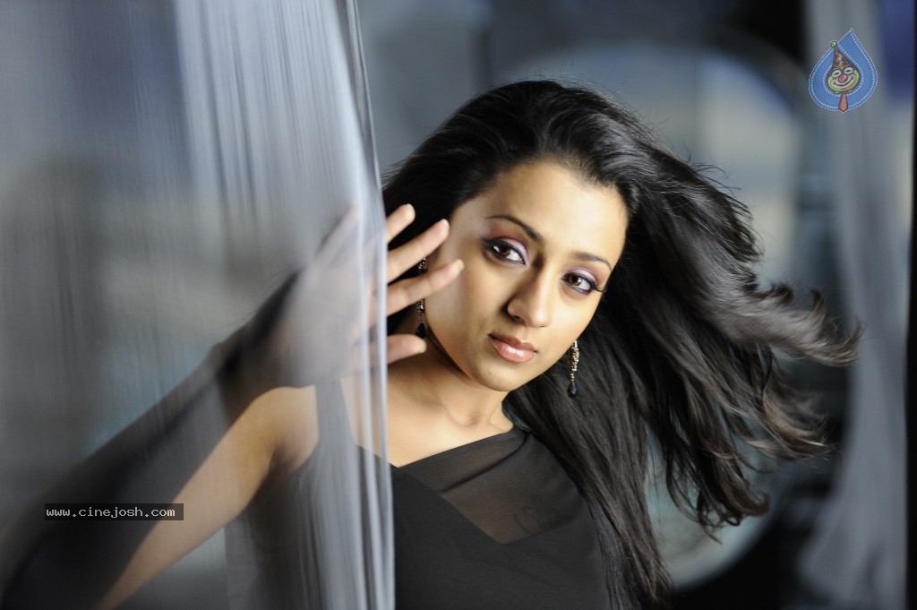 Trisha Hot Gallery - 37 / 83 photos