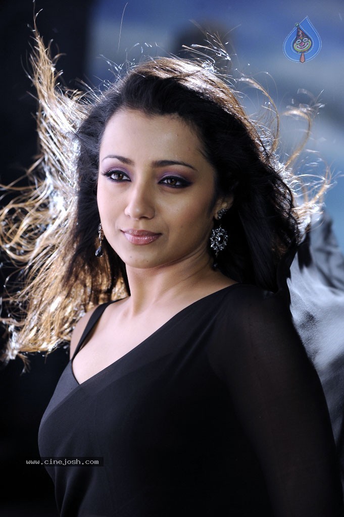 Trisha Hot Gallery - 48 / 83 photos