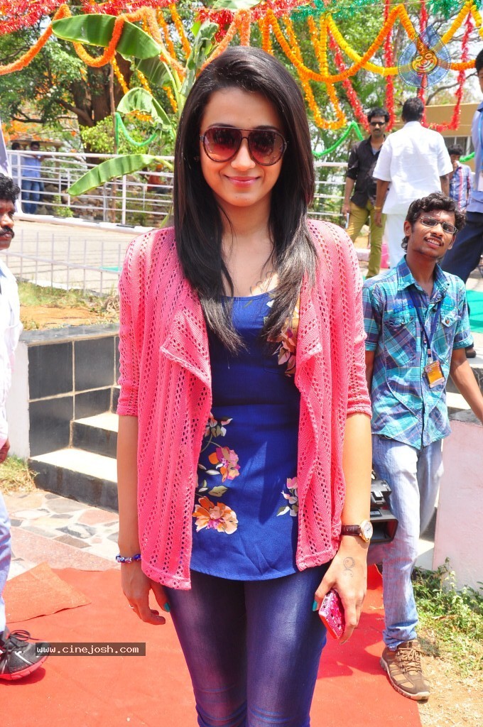 Trisha Latest Stills - 93 / 93 photos