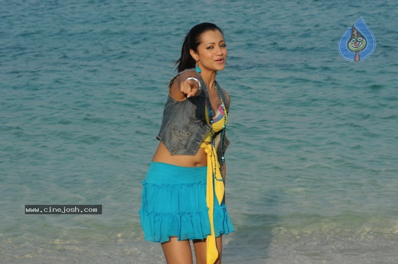 Trisha New Gallery - 64 / 175 photos