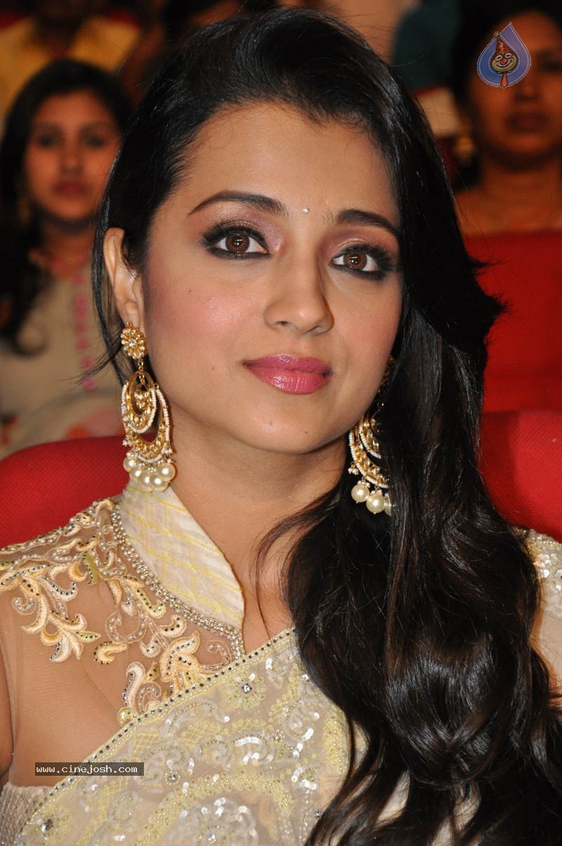 Trisha New Stills - 31 / 58 photos