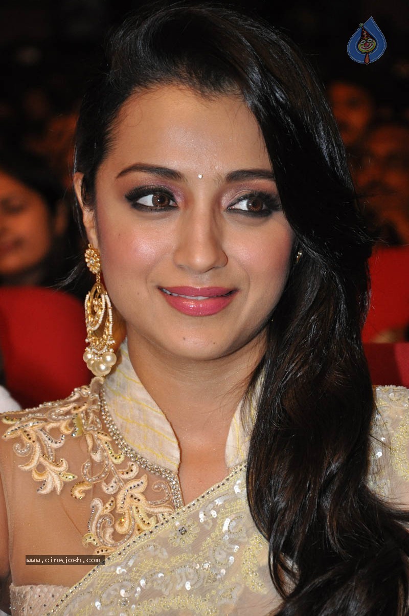 Trisha New Stills - 38 / 58 photos