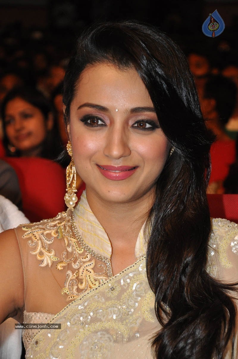 Trisha New Stills - 42 / 58 photos