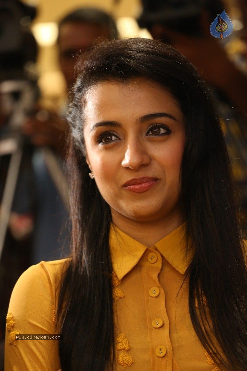 Trisha Photos - 7 / 56 photos