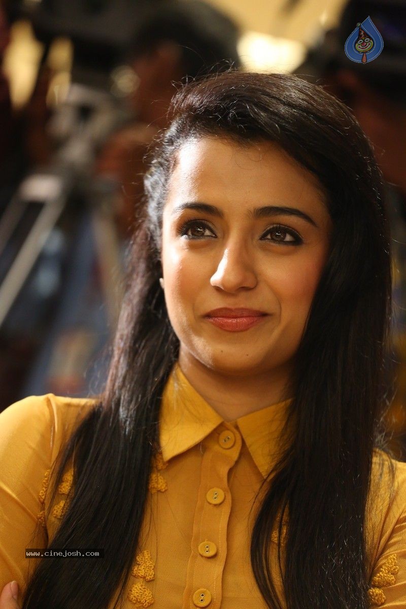 Trisha Photos - 53 / 56 photos