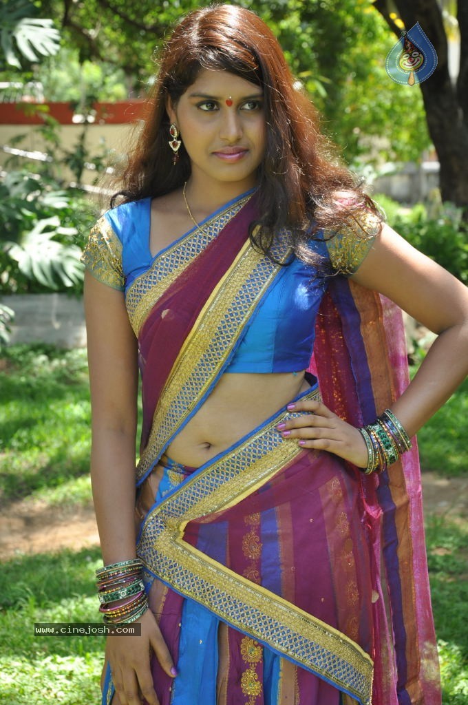 Tulasi Stills - 20 / 88 photos