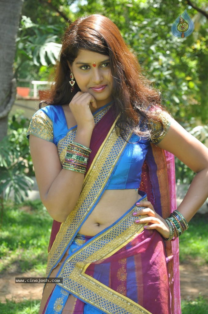 Tulasi Stills - 52 / 88 photos