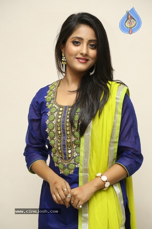 Ulka Gupta Gallery - 14 / 19 photos