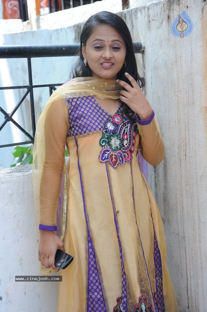 Usha Stills - 13 / 22 photos