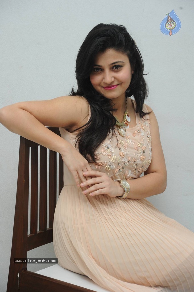 Vaishali New Stills - 61 / 88 photos