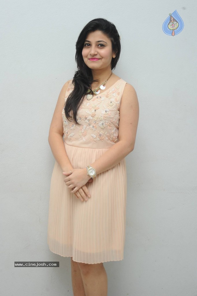 Vaishali New Stills - 64 / 88 photos