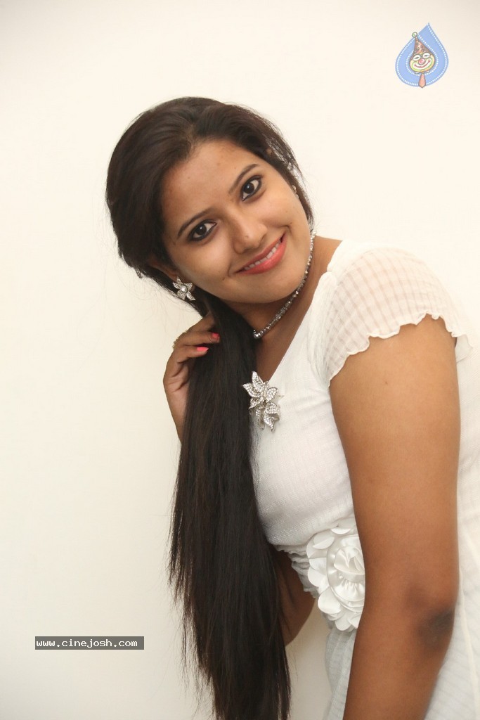 Vandana Stills - 16 / 77 photos