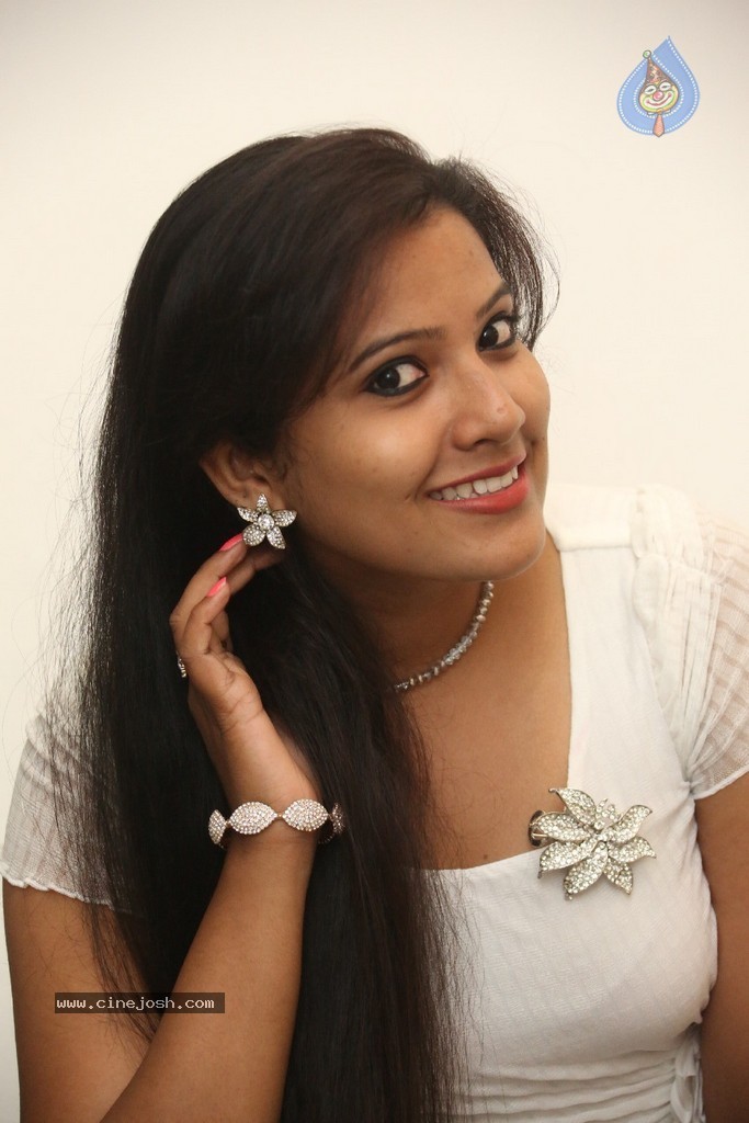 Vandana Stills - 24 / 77 photos