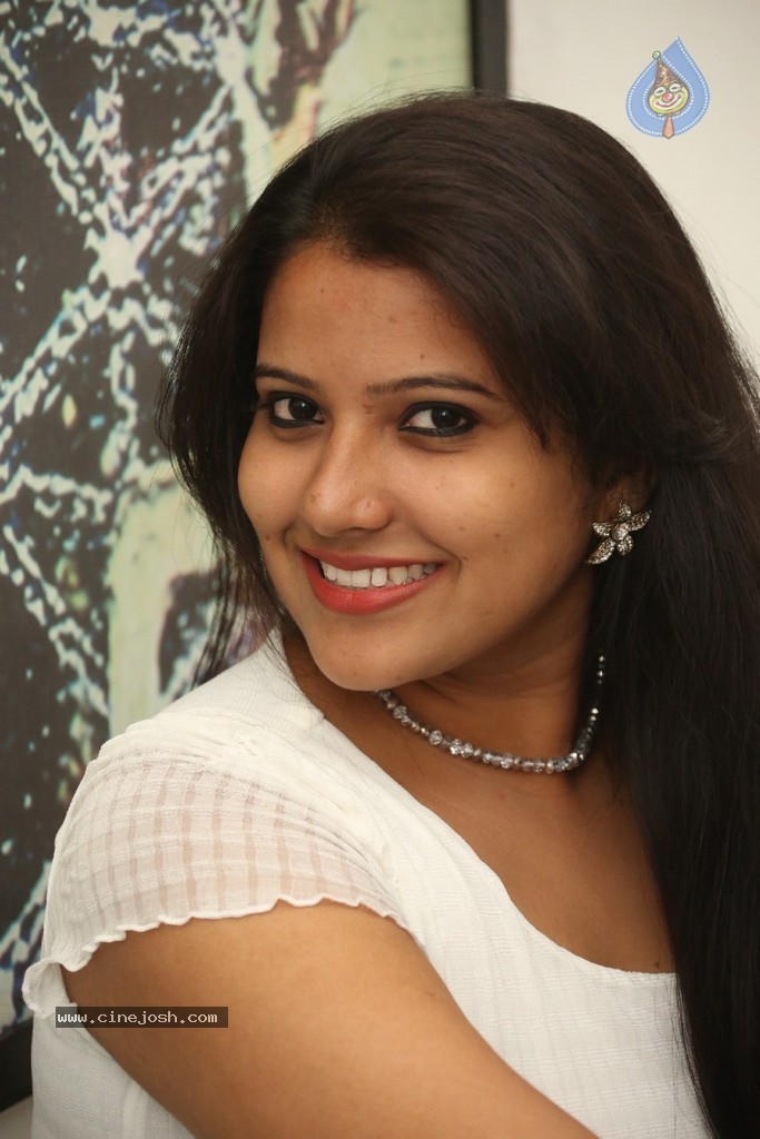 Vandana Stills - 35 / 77 photos