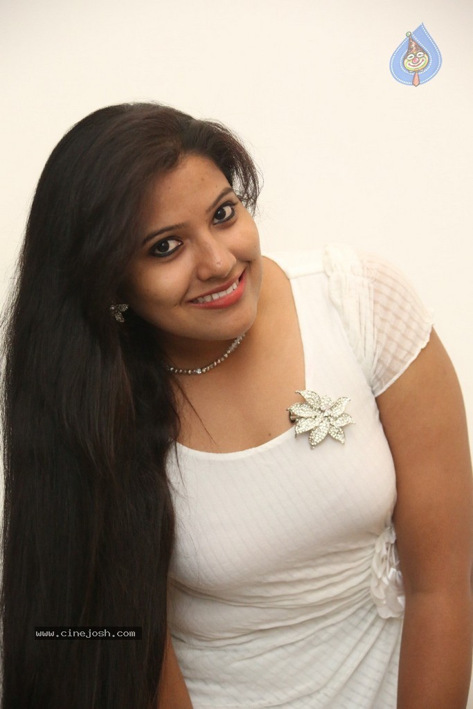 Vandana Stills - 39 / 77 photos