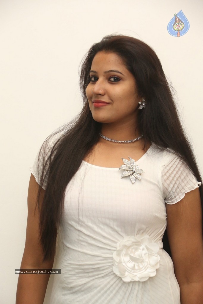 Vandana Stills - 49 / 77 photos