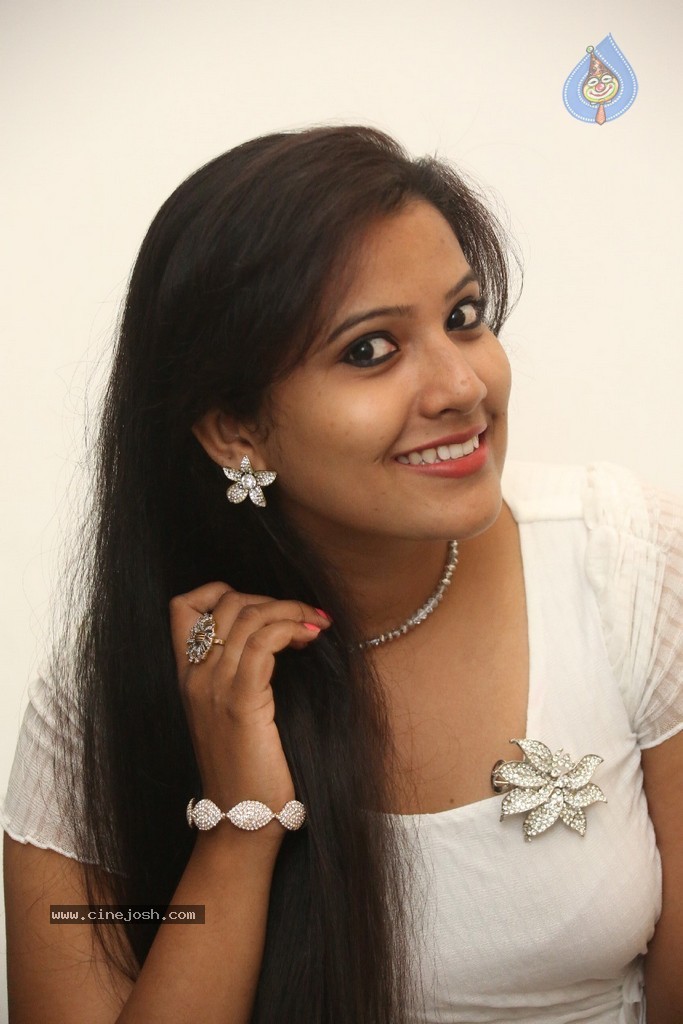 Vandana Stills - 68 / 77 photos