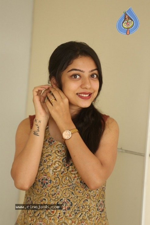 Varsha Bollamma Photos - 16 / 20 photos