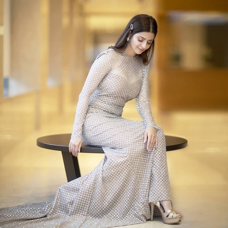 Vedhika Stills - 6 / 12 photos