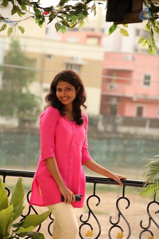 Venba Actress Photos - 9 / 19 photos