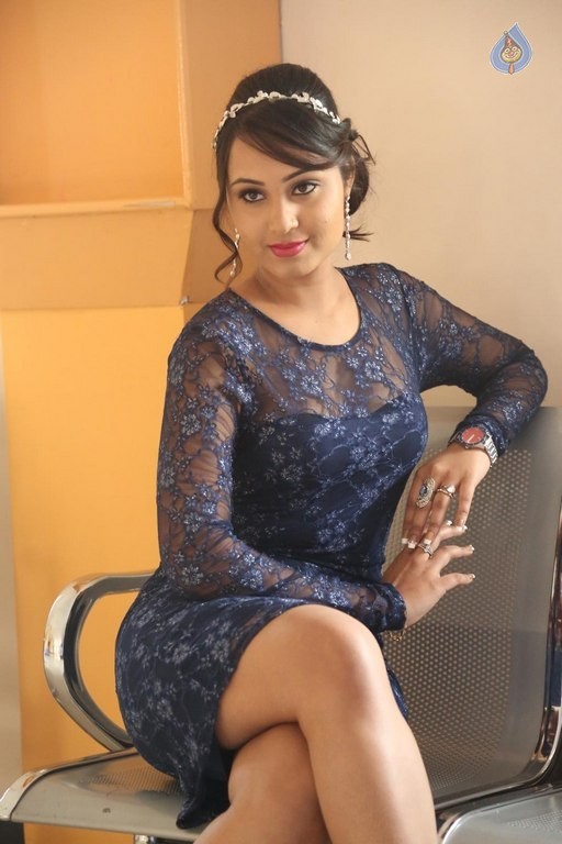 Vennela New Photos - 21 / 40 photos