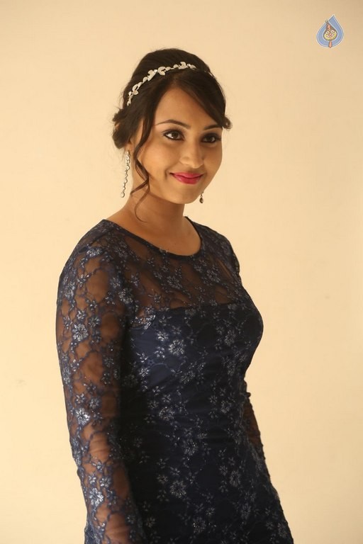 Vennela New Photos - 24 / 40 photos