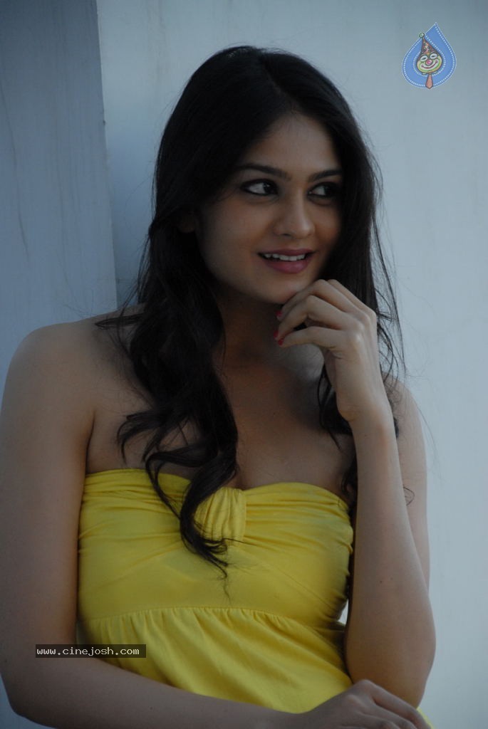 Vibha Spicy Stills - 14 / 33 photos