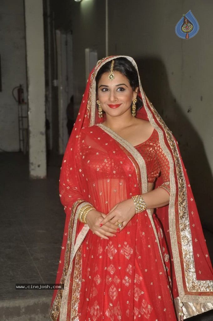 Vidya Balan Photos - 16 / 22 photos