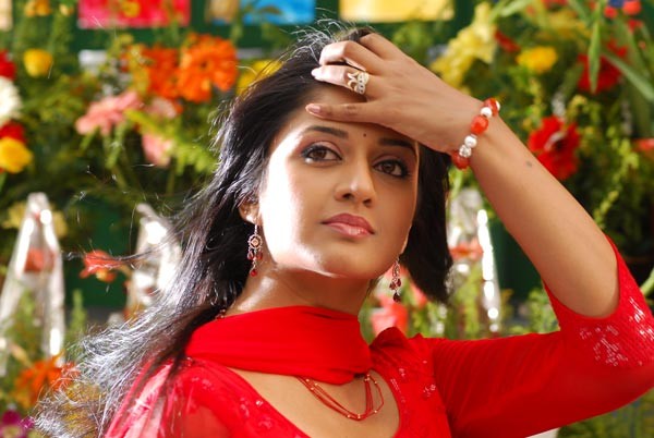 Vimala Raman Stills - 56 / 63 photos