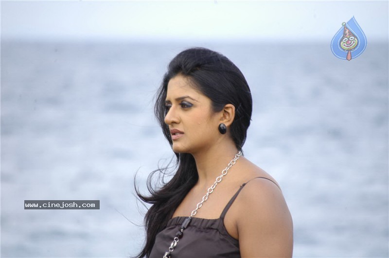 Vimala Raman (Exclusive CineJosh) - 22 / 82 photos